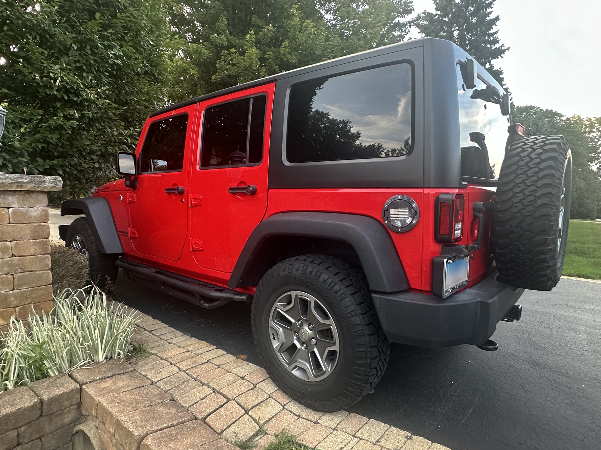 Used 2016 Jeep Wrangler Unlimited Rubicon w/ Connectivity Group AWD/4WD image 1