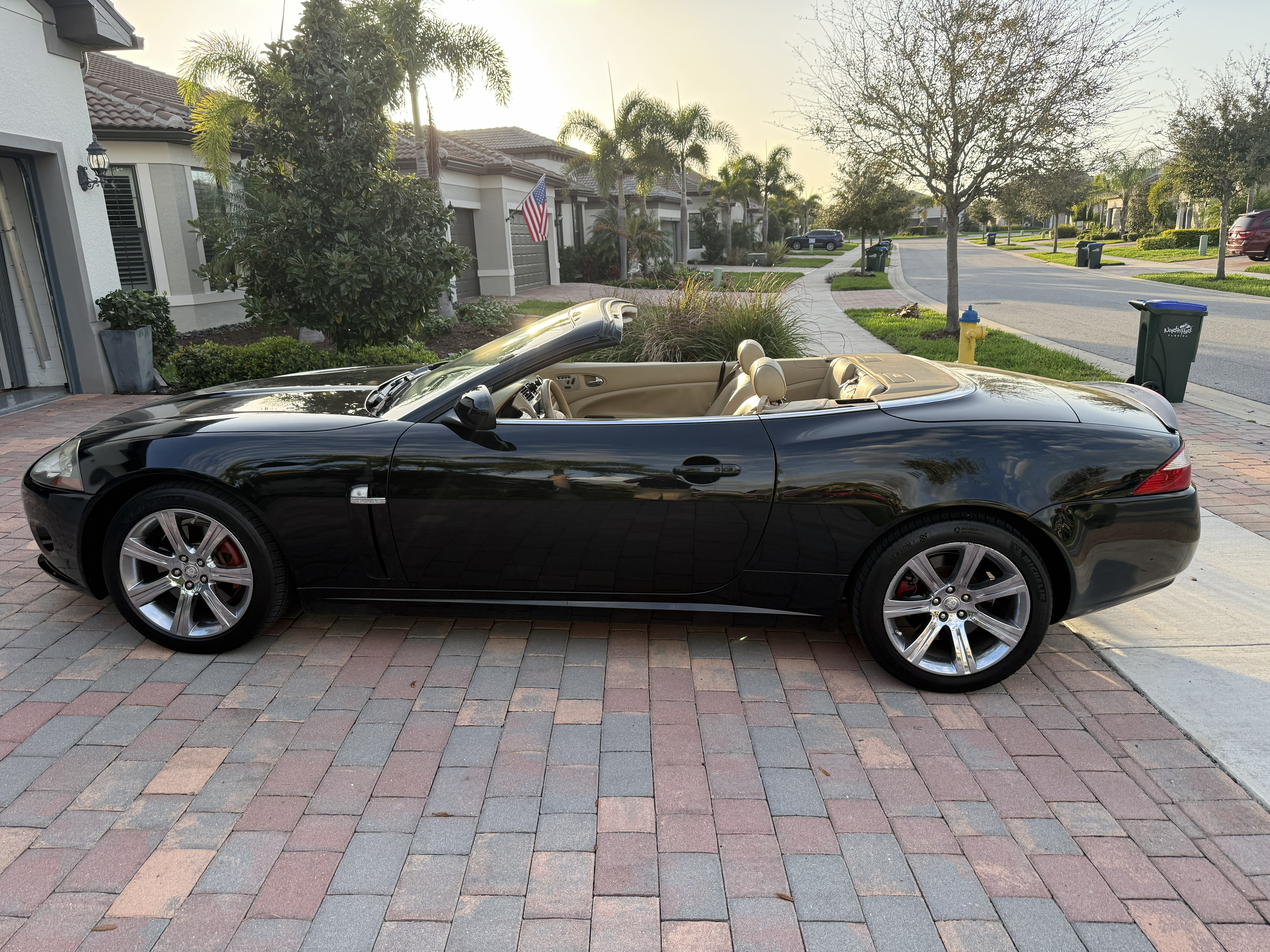 Used 2007 Jaguar XK Convertible RWD image 1