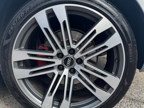 Used 2018 Audi SQ5 Prestige w/ Prestige Package image 8