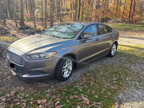 Used 2014 Ford Fusion SE image 1