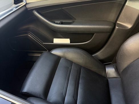 Used 2019 Porsche Panamera image 10