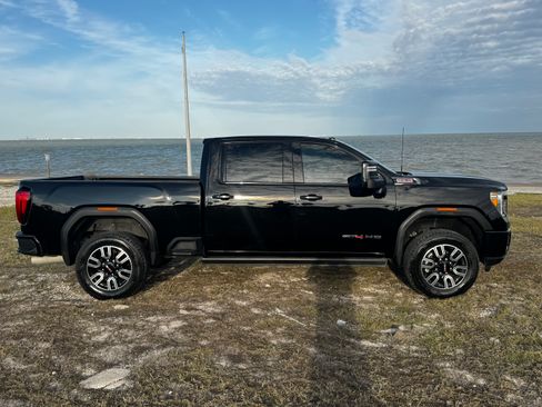 Used 2023 GMC Sierra 2500 AT4 w/ AT4 Premium Plus Package image 18