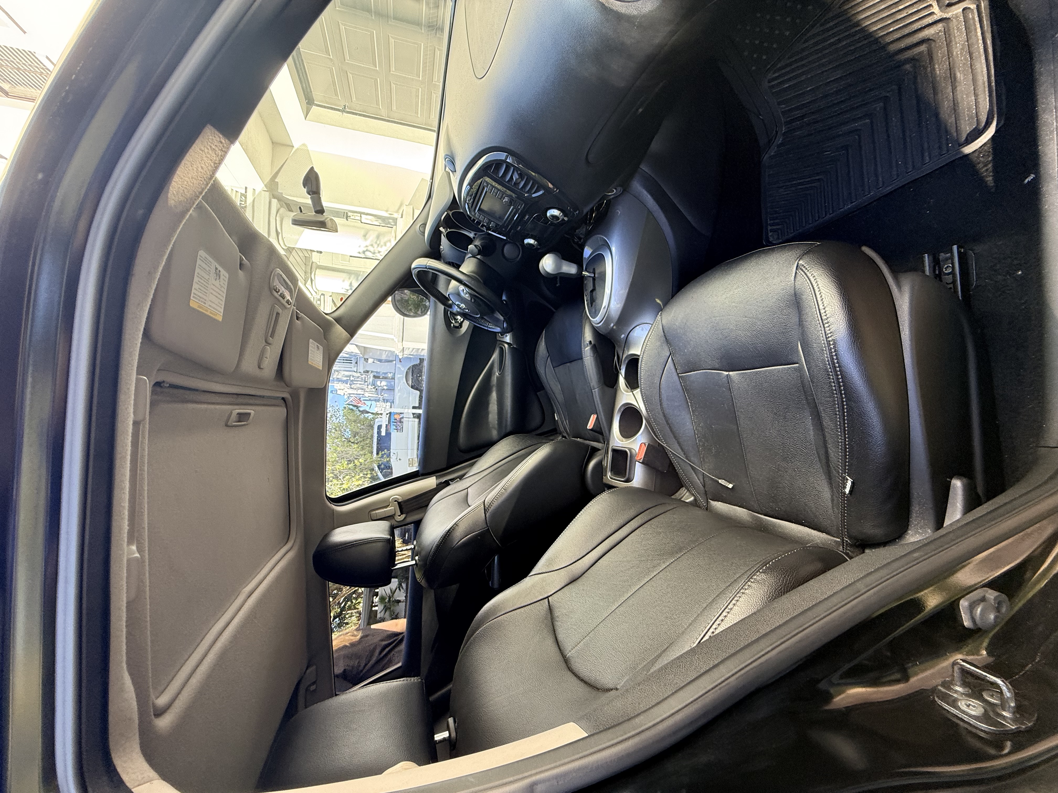 Used 2013 Nissan Juke SV FWD image 20