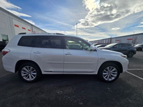 Used 2013 Toyota Highlander Limited image 2