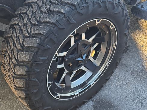 Used 2013 GMC Sierra 2500 SLE w/ SLE Preferred Package image 6