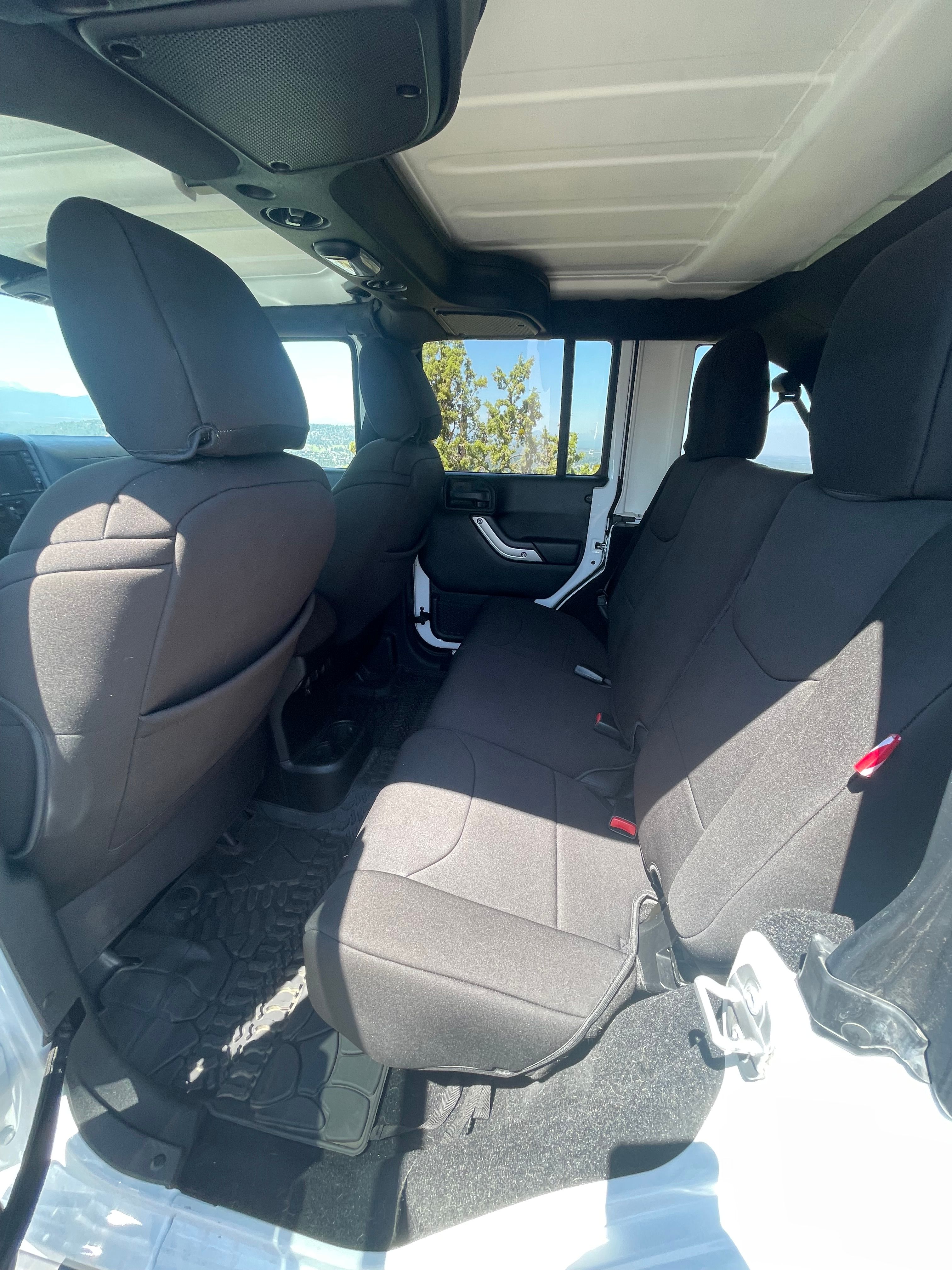 Used 2018 Jeep Wrangler Unlimited Rubicon w/ Connectivity Group AWD/4WD image 13