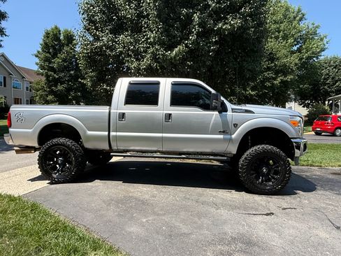 Used 2015 Ford F250 XL w/ Power Equipment Group AWD/4WD image 1