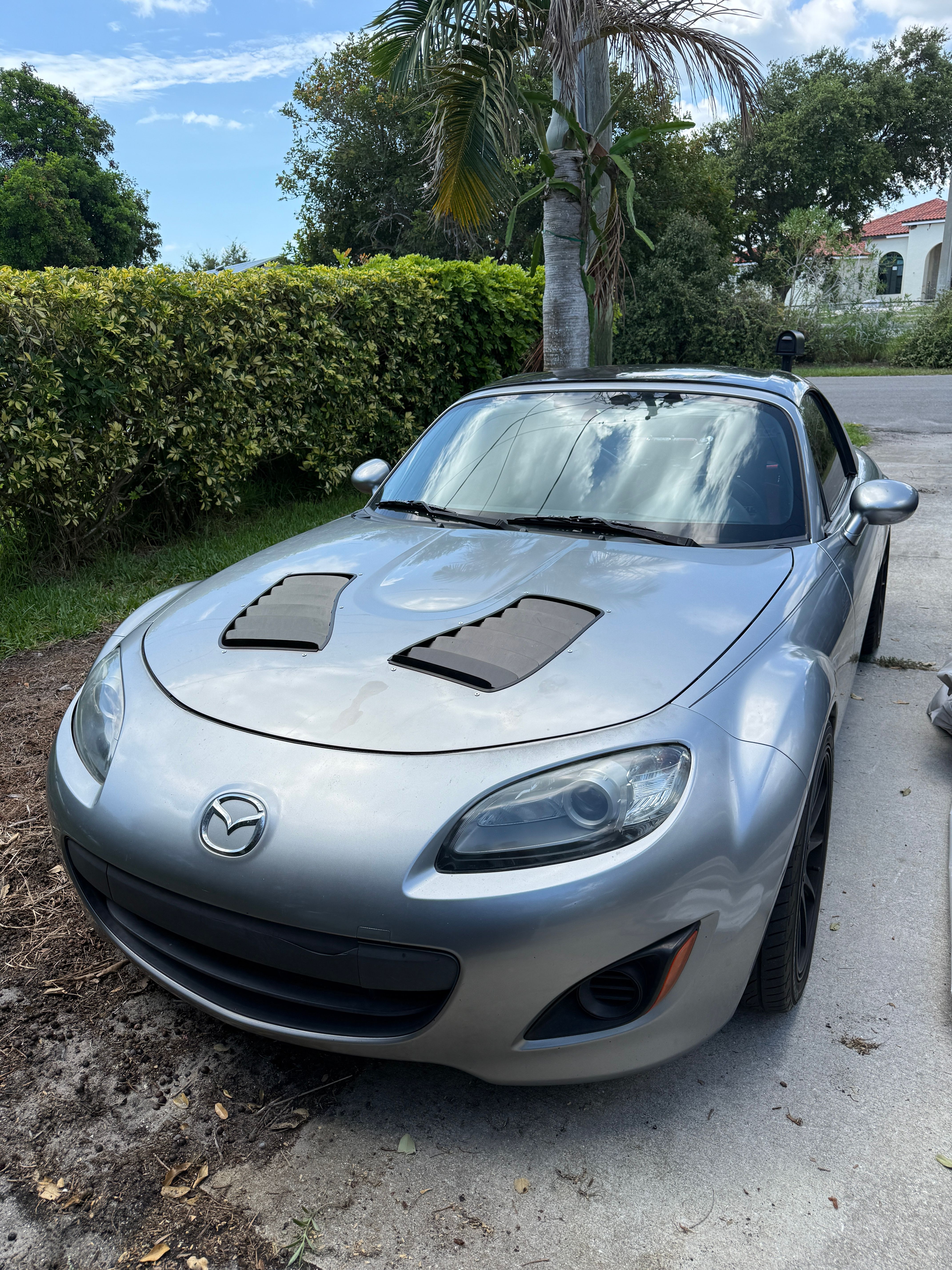 Used 2010 MAZDA MX-5 Miata Sport RWD image 1
