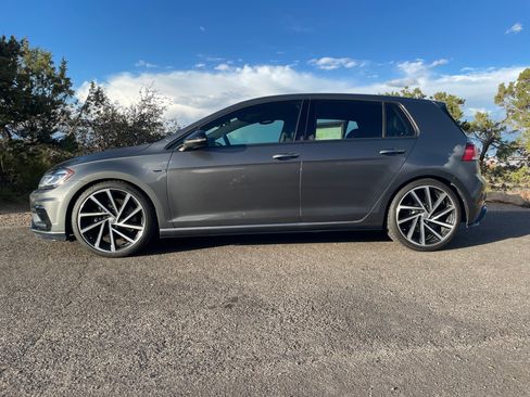 Used 2019 Volkswagen Golf 4-Door image 4