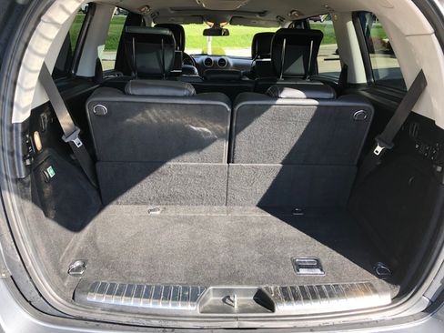 Used 2011 Mercedes-Benz GL 550 4MATIC image 27