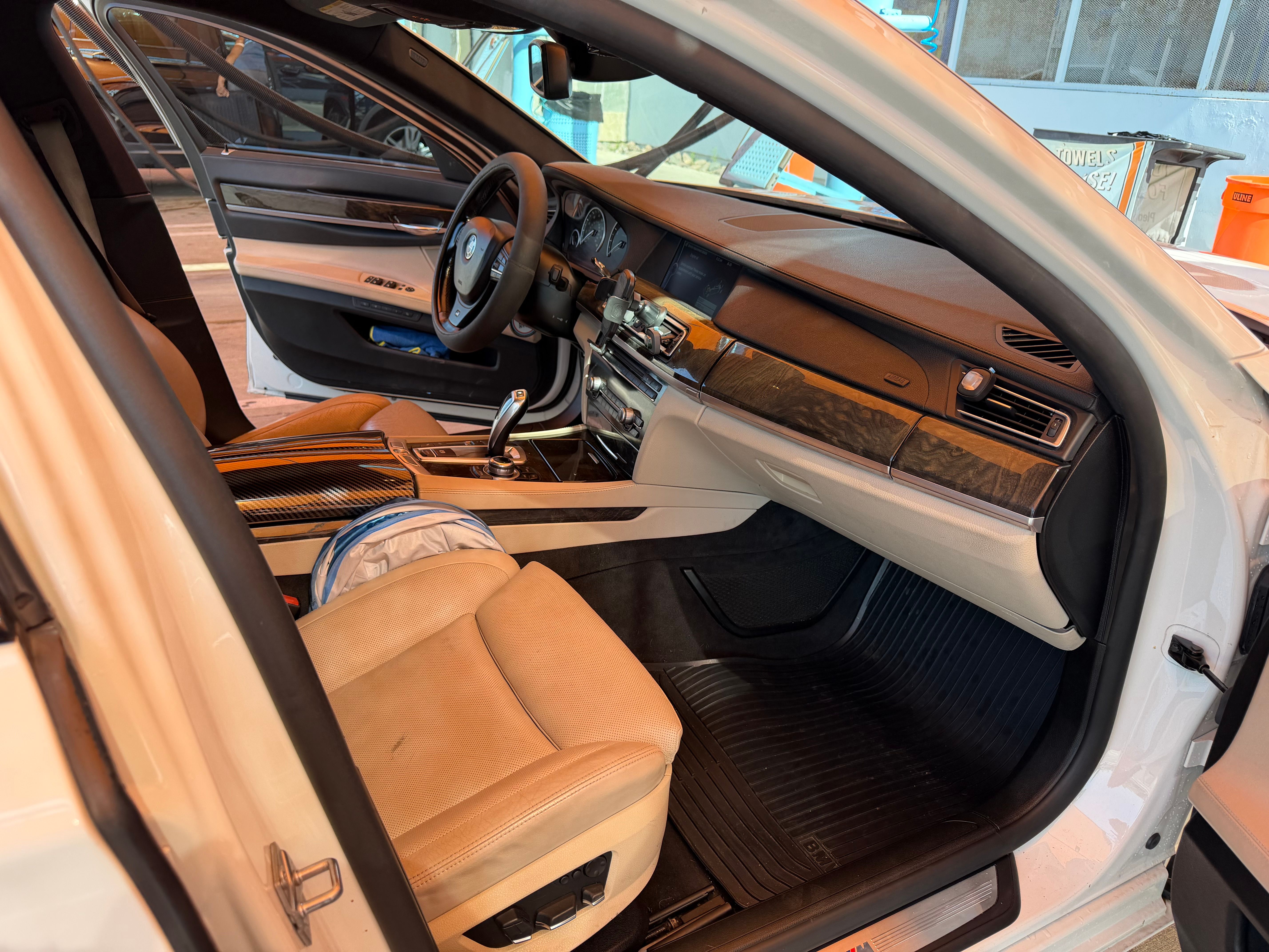 Used 2012 BMW 750Li RWD image 9