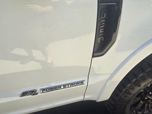 Used 2022 Ford F350 Lariat w/ Tremor Off-Road Package image 17