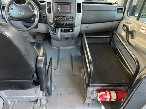 Used 2017 Mercedes-Benz Sprinter 3500 image 9