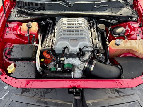 Used 2015 Dodge Challenger SRT Hellcat RWD image 13