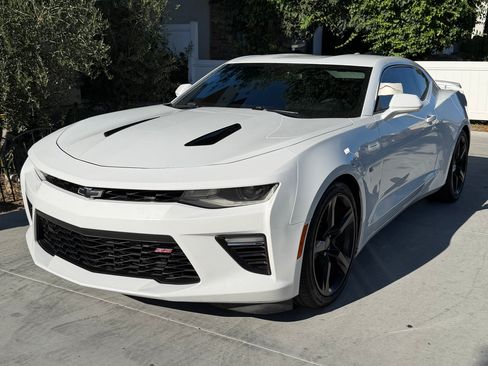 Used 2017 Chevrolet Camaro SS RWD image 1