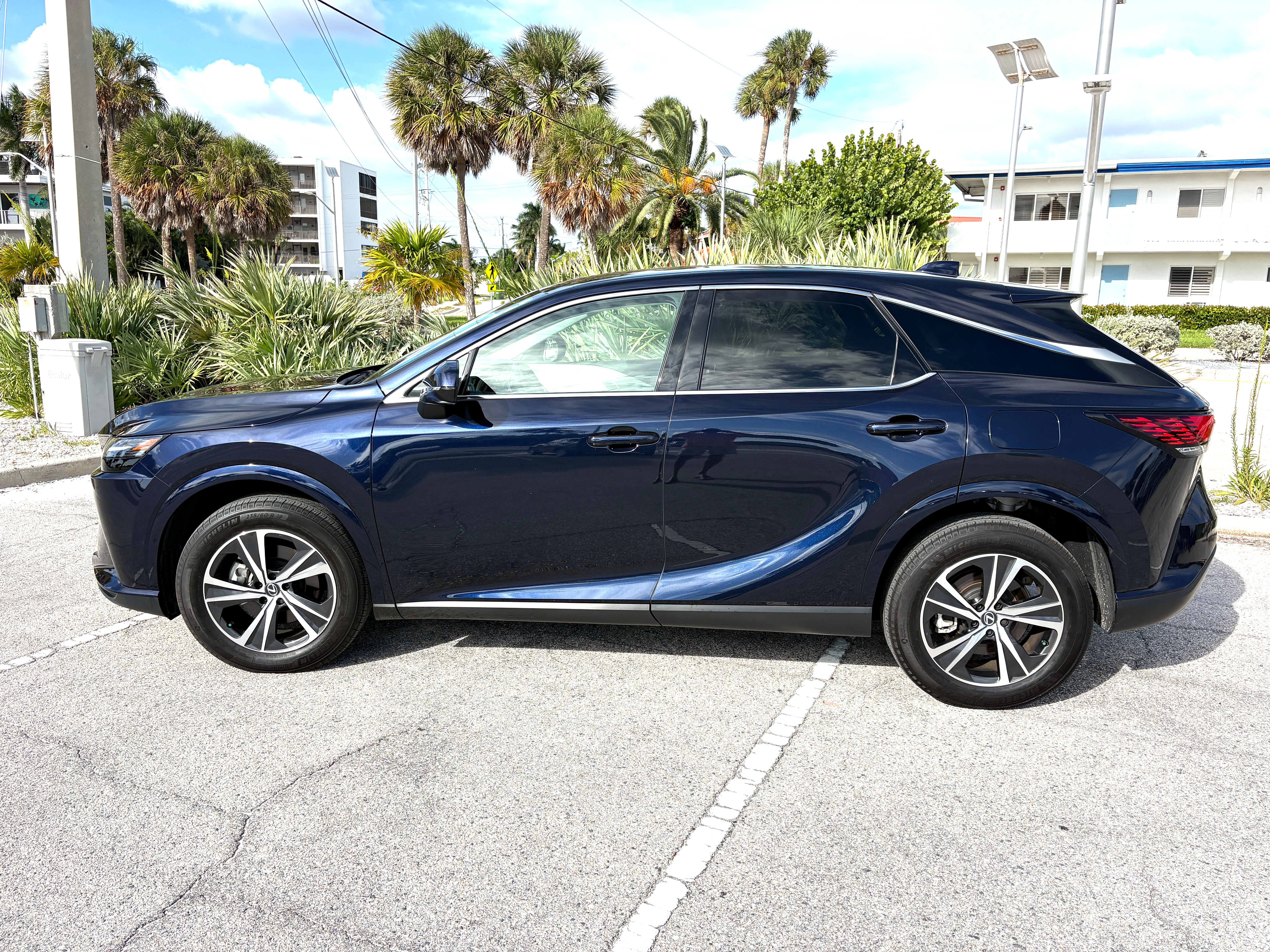 Used 2024 Lexus RX 350 FWD w/ Technology Package image 1