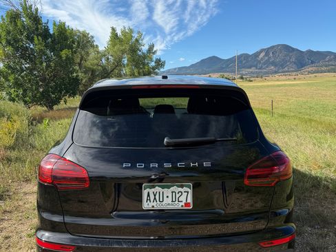 Used 2018 Porsche Cayenne Platinum Edition AWD/4WD image 4