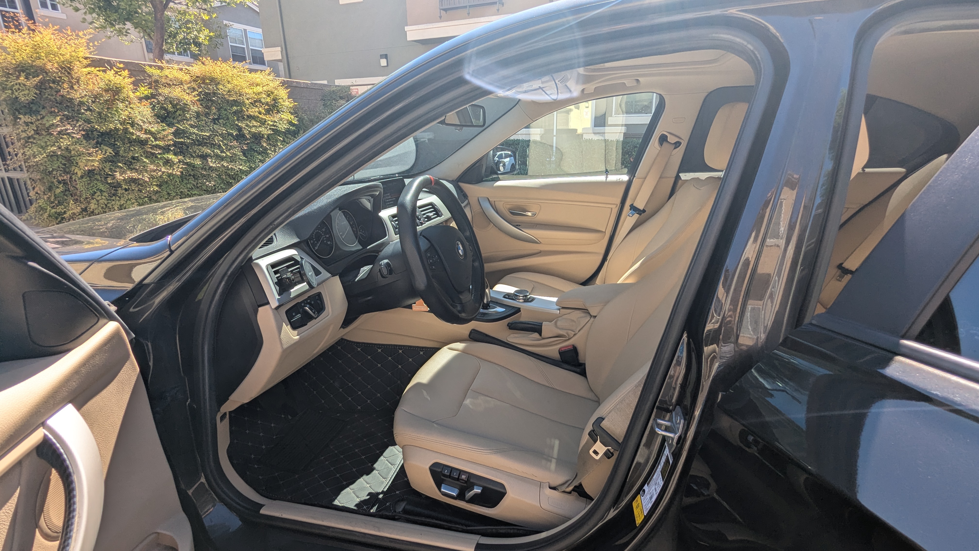 Used 2016 BMW 320i Sedan RWD image 8