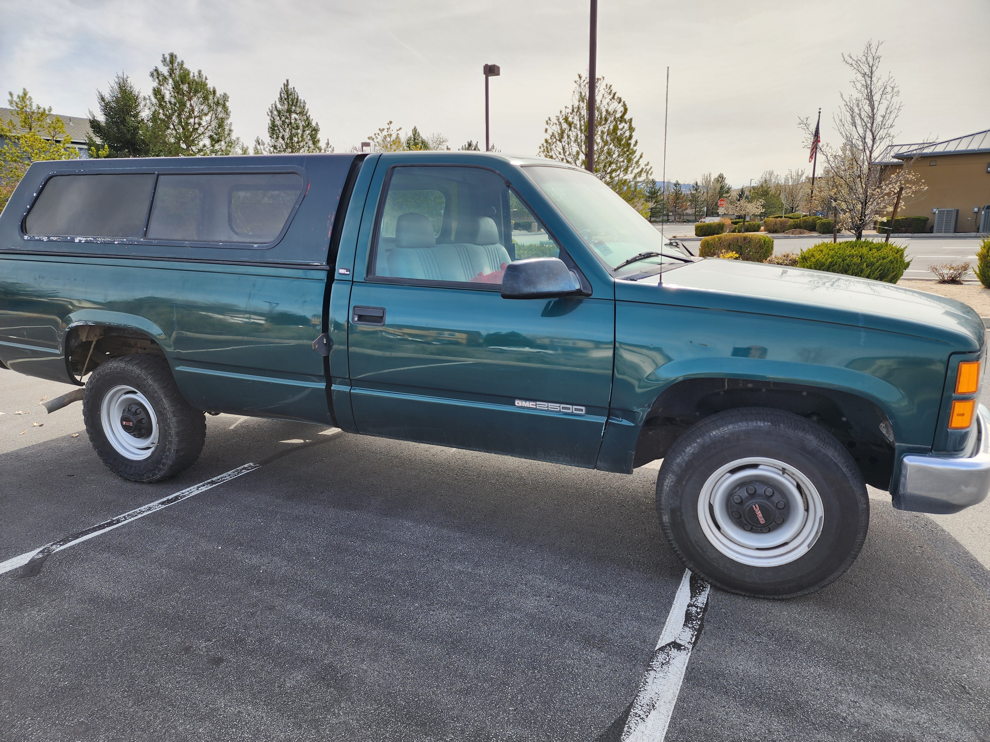 Used 2000 GMC Sierra 2500 2WD Regular Cab HD w/ SL Marketing Option Pkg 2 image 11