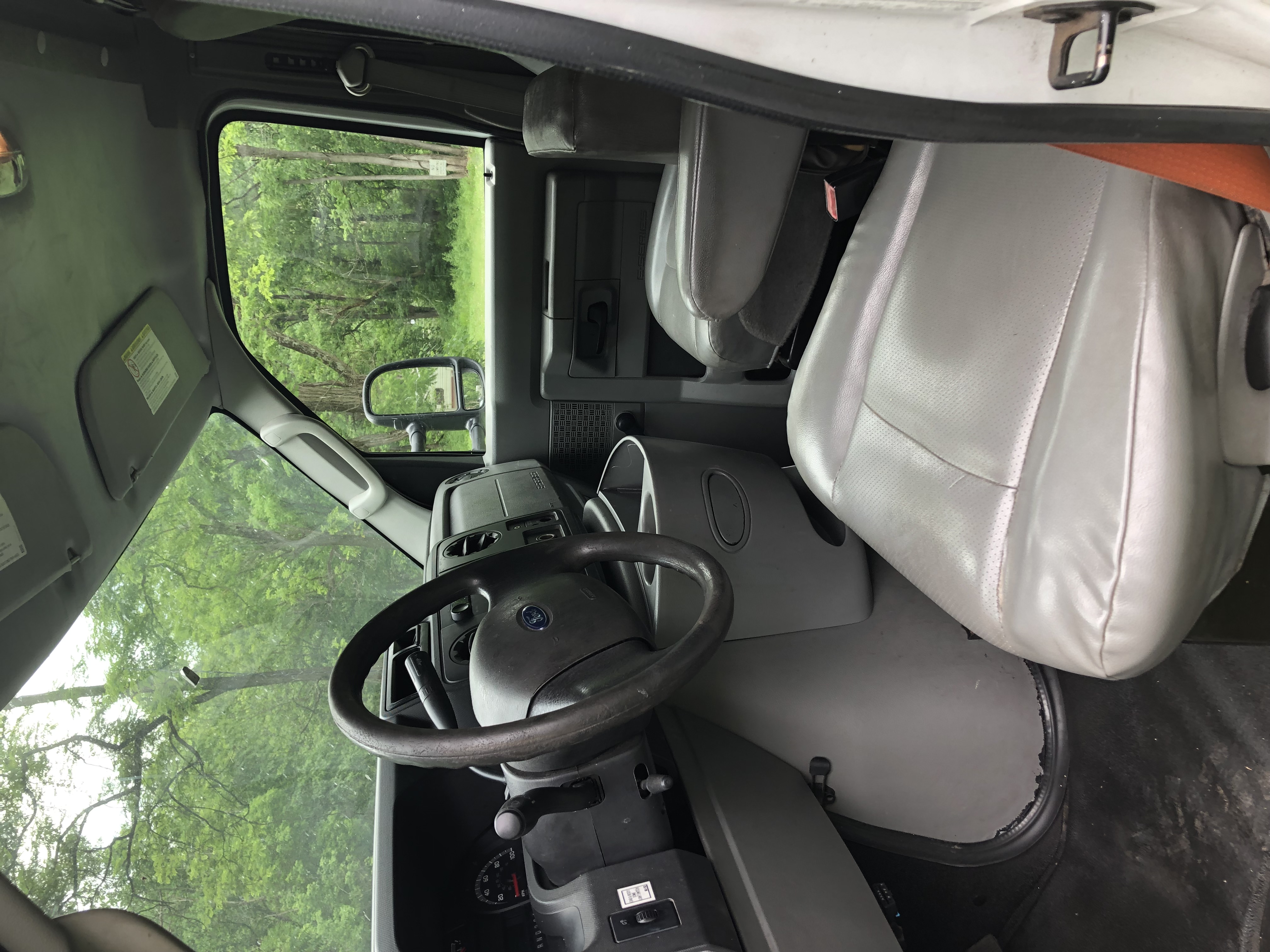 Used 2016 Ford E-350 and Econoline 350 Super Duty RWD image 10