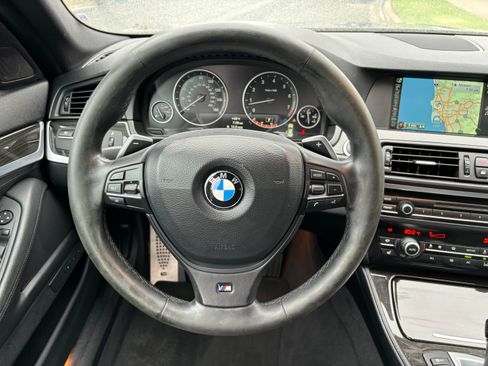 Used 2013 BMW 550i xDrive Sedan image 16