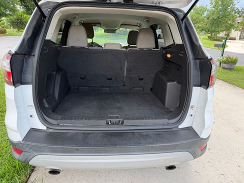 Used 2018 Ford Escape SE FWD image 12