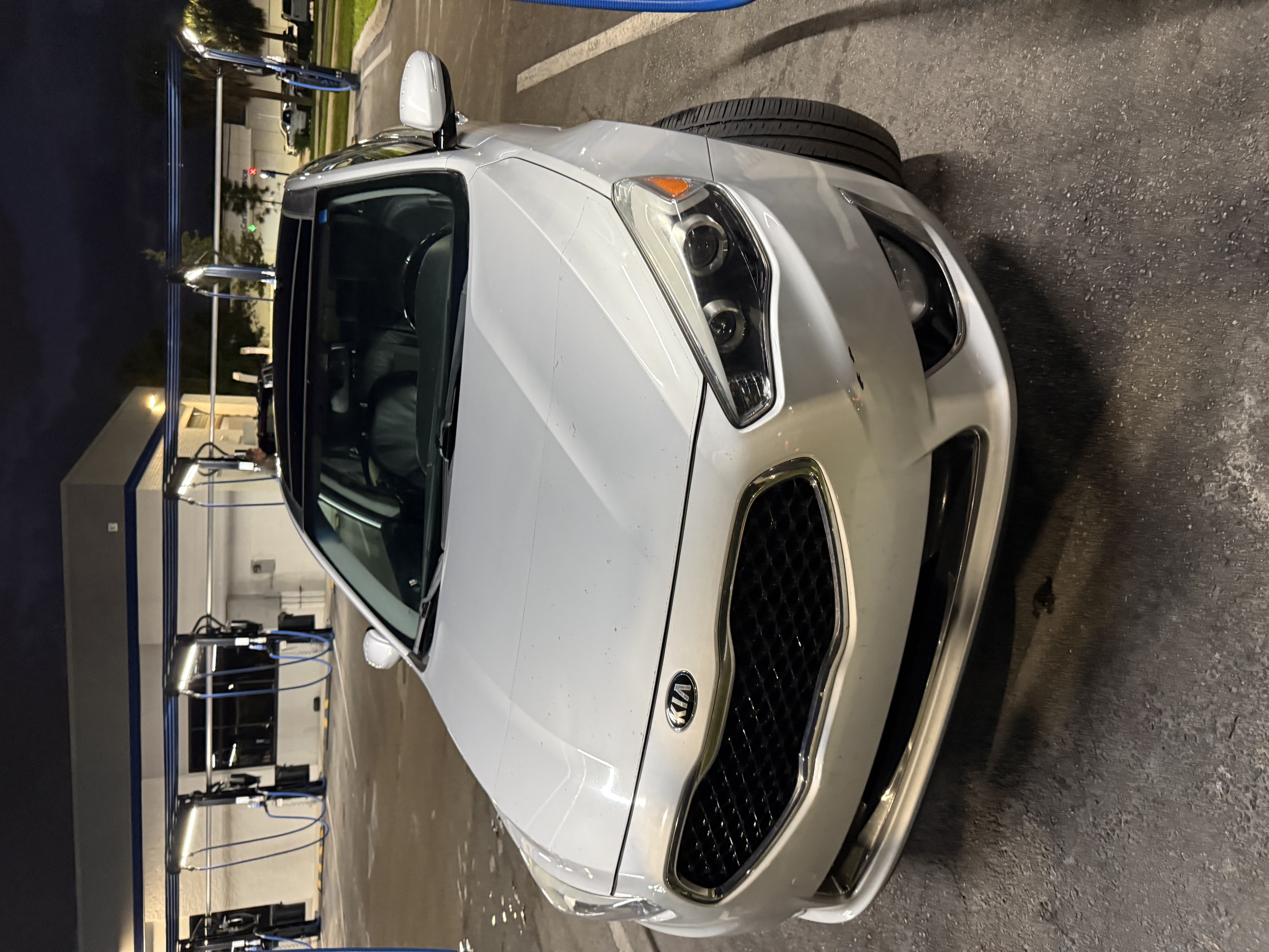 Used 2016 Kia Cadenza Premium w/ Luxury Plus Package FWD image 9