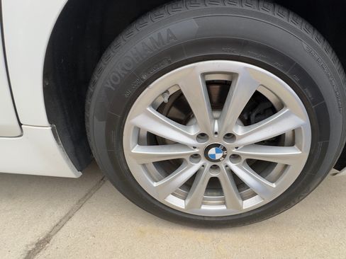 Used 2014 BMW 528i xDrive Sedan AWD/4WD image 17