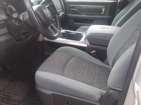 Used 2018 RAM 3500 SLT w/ Luxury Group image 18