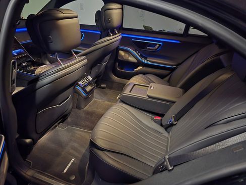 Used 2022 Mercedes-Benz S 500 4MATIC image 10