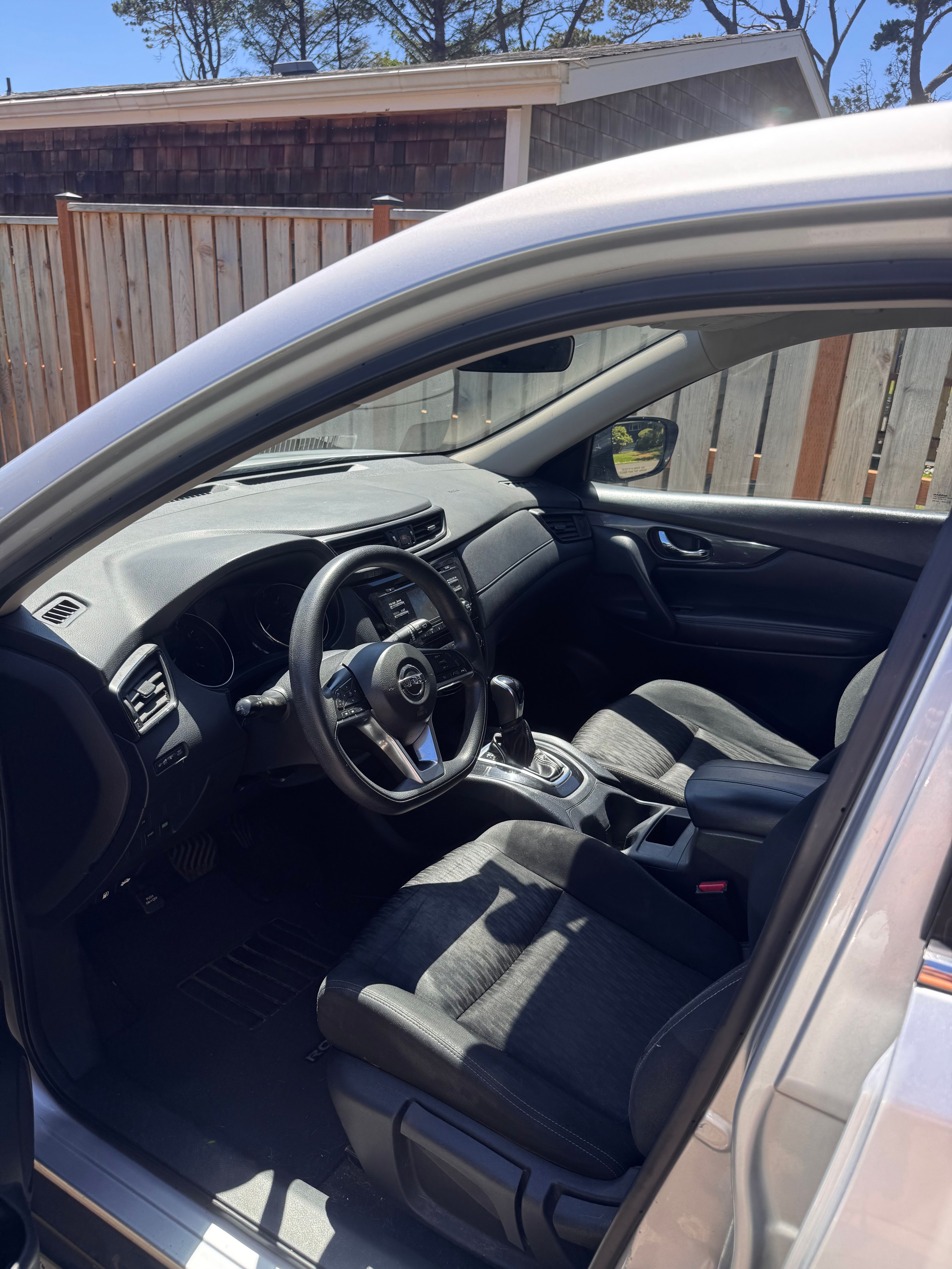 Used 2017 Nissan Rogue S FWD image 6