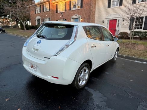 Used 2013 Nissan Leaf SV image 9