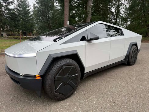 Used 2024 Tesla Cybertruck Cyberbeast image 2