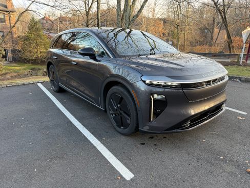 Used 2026 Lucid Gravity Grand Touring image 17