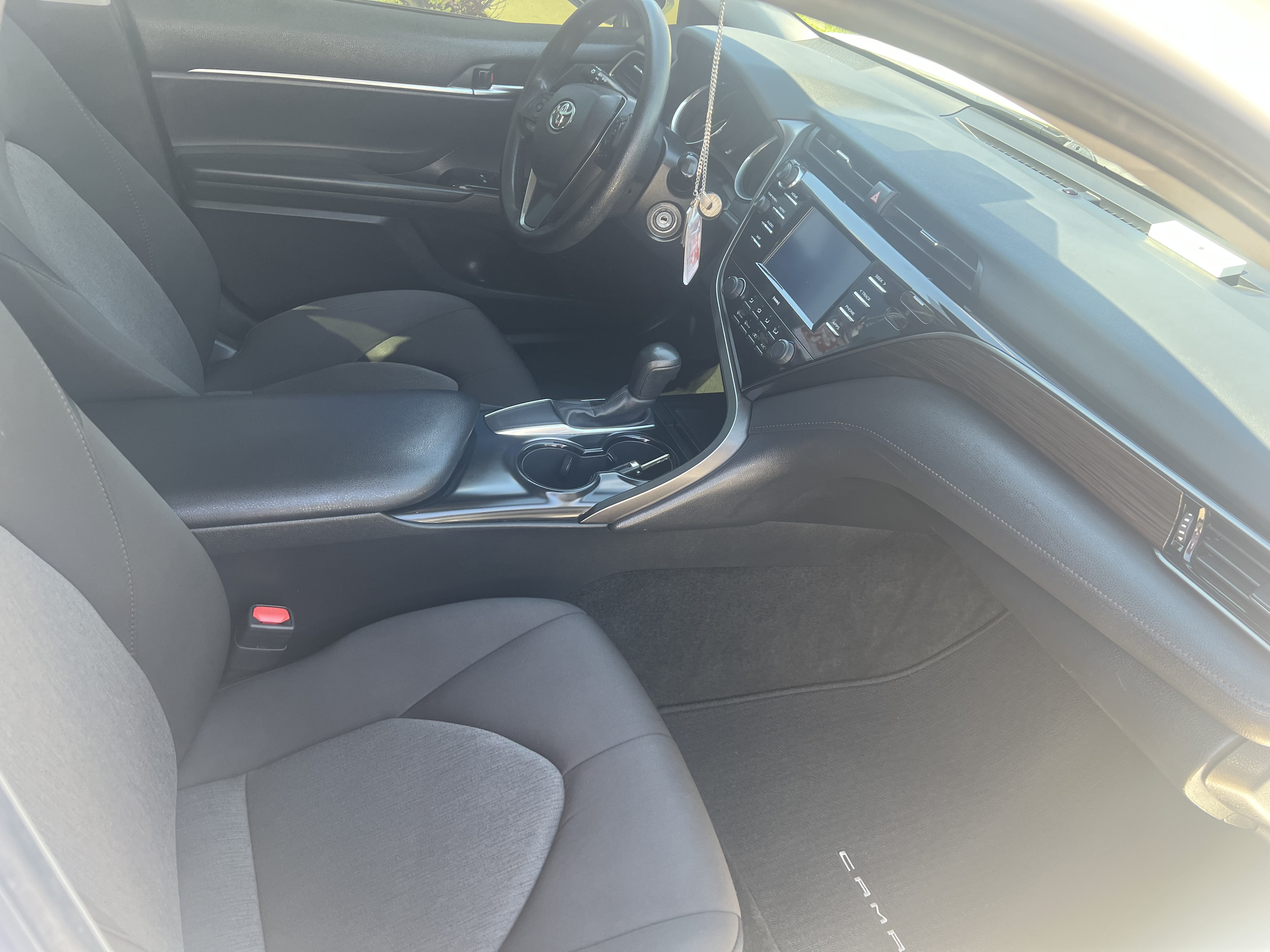 Used 2020 Toyota Camry LE w/ Carpet Mat Package FWD image 12
