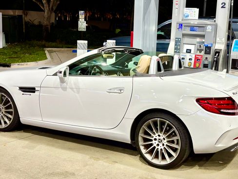 Used 2018 Mercedes-Benz SLC 300 image 8