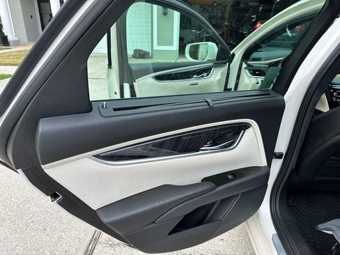 Used 2014 Cadillac XTS Platinum image 21