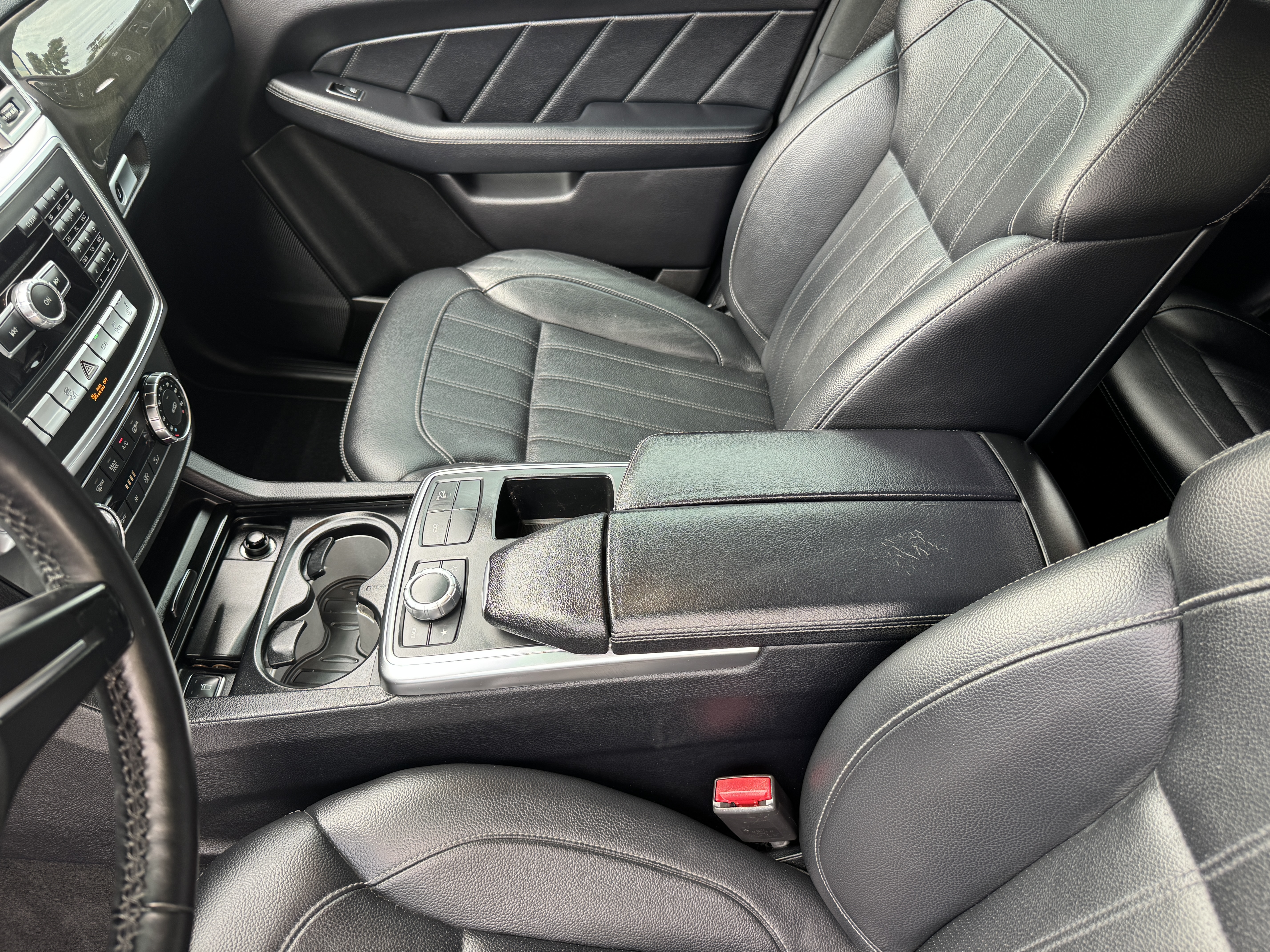 Used 2016 Mercedes-Benz GL 450 4MATIC image 11