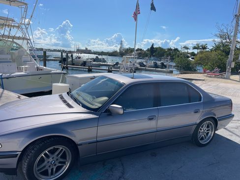 Used 1999 BMW 750iL image 1