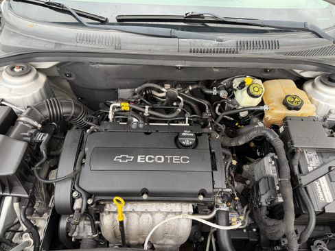 Used 2015 Chevrolet Cruze LS image 9