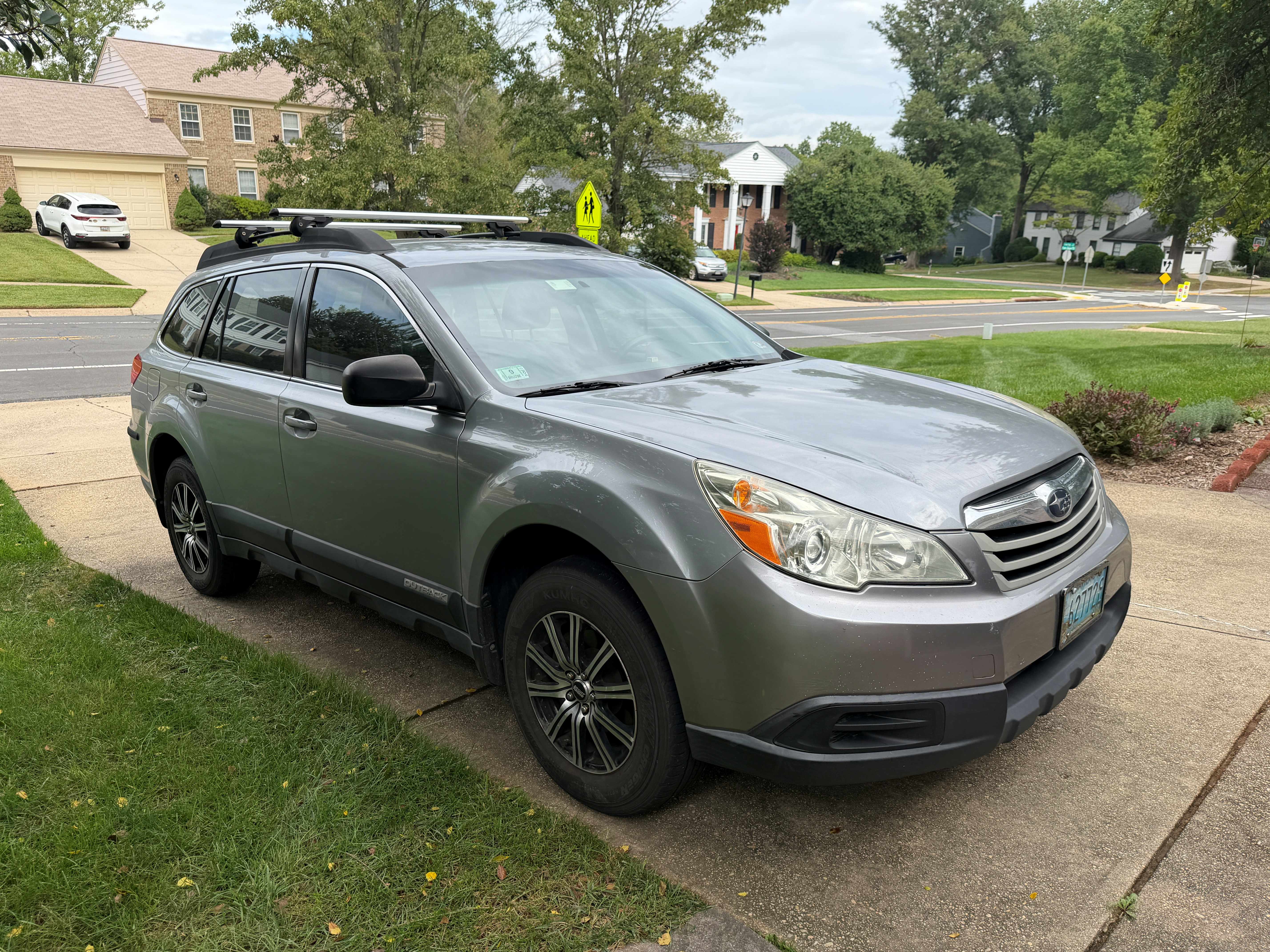 Used 2011 Subaru Outback 2.5i AWD/4WD image 2