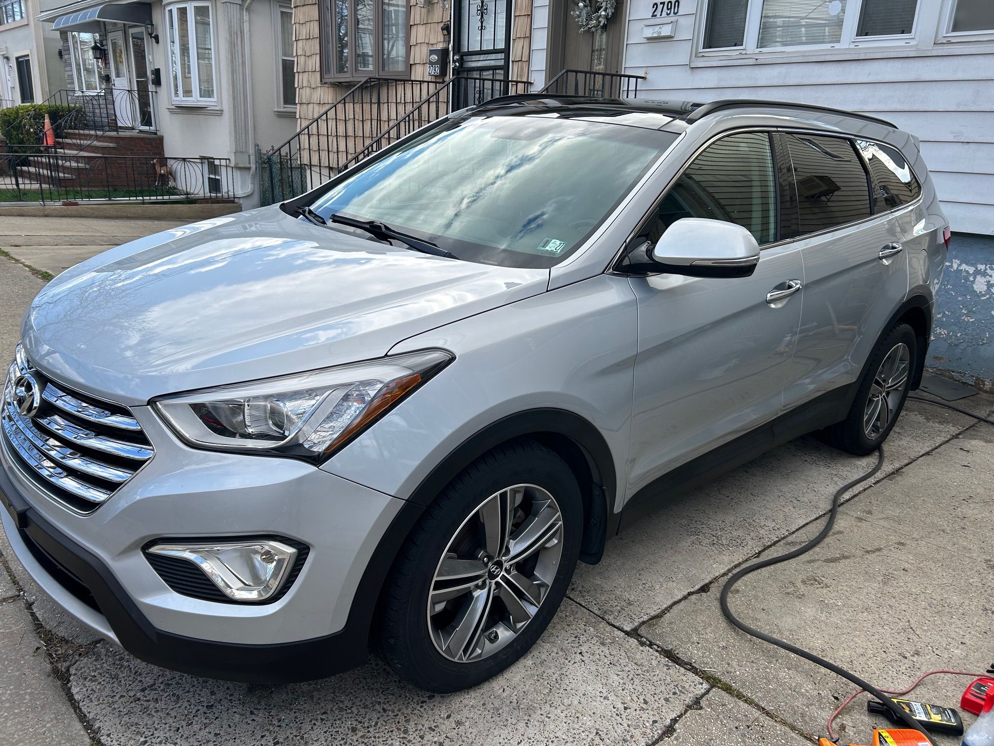 Used 2015 Hyundai Santa Fe Limited w/ Option Group 04 AWD/4WD image 1