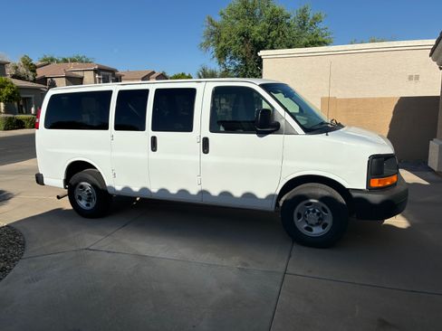 Used 2015 Chevrolet Express 2500 LS RWD image 10