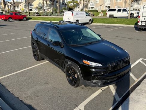 Used 2017 Jeep Cherokee High Altitude image 2