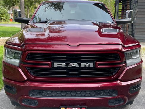Used 2019 RAM 1500 Laramie AWD/4WD image 9