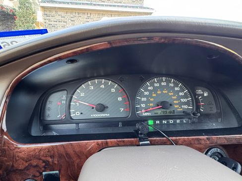 Used 2000 Toyota 4Runner Limited image 13