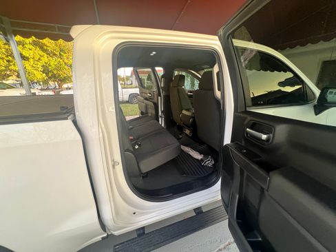 Used 2021 Chevrolet Silverado 1500 Custom image 11