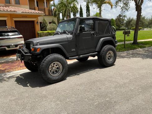 Used 2005 Jeep Wrangler Rubicon AWD/4WD image 1