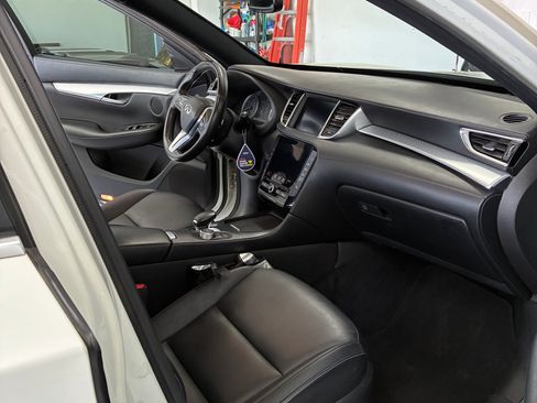 Used 2020 INFINITI QX50 Essential w/ Edition 30 Package FWD image 8