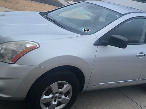 Used 2013 Nissan Rogue S image 2